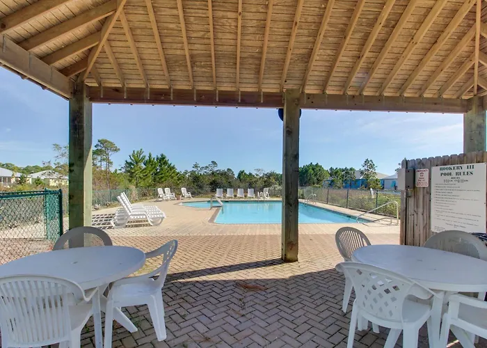 Cozy Getaway With Pool Access Charming Interior & Screened Porch * Gulf Shores